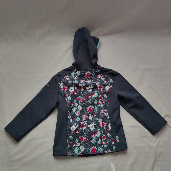 Free Country Girl's Softshell Wind & Water Resistant - Gray Floral - Size 5/6 - Picture 4 of 13